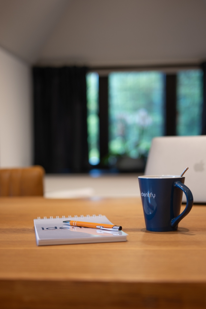 Identify IT-consultancy, de koffie staat klaar op tafel in kantoor Amersfoort